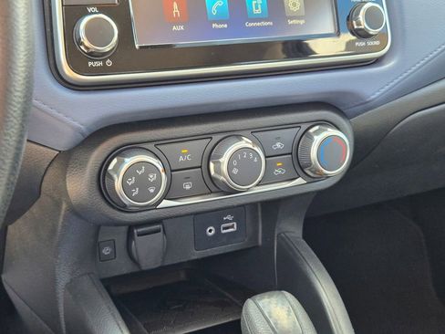 Used 2023 Nissan Versa SV image 32