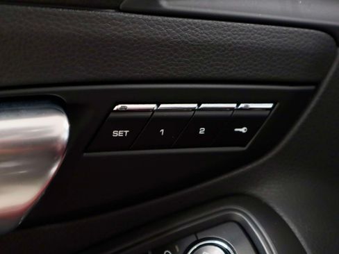 Used 2017 Porsche 718 Boxster RWD image 20