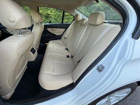 Used 2017 BMW 320i Sedan image 13