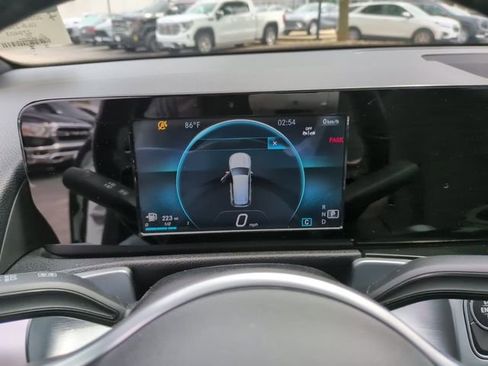 Used 2023 Mercedes-Benz GLB 250 4MATIC image 21
