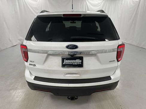 Used 2019 Ford Explorer XLT w/ Equipment Group 201A image 4