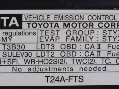 Used 2025 Toyota 4Runner Limited AWD/4WD image 28