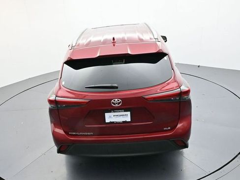 Used 2023 Toyota Highlander XLE image 37