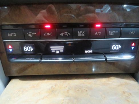 Used 2011 Mercedes-Benz E 350 4MATIC Wagon image 21