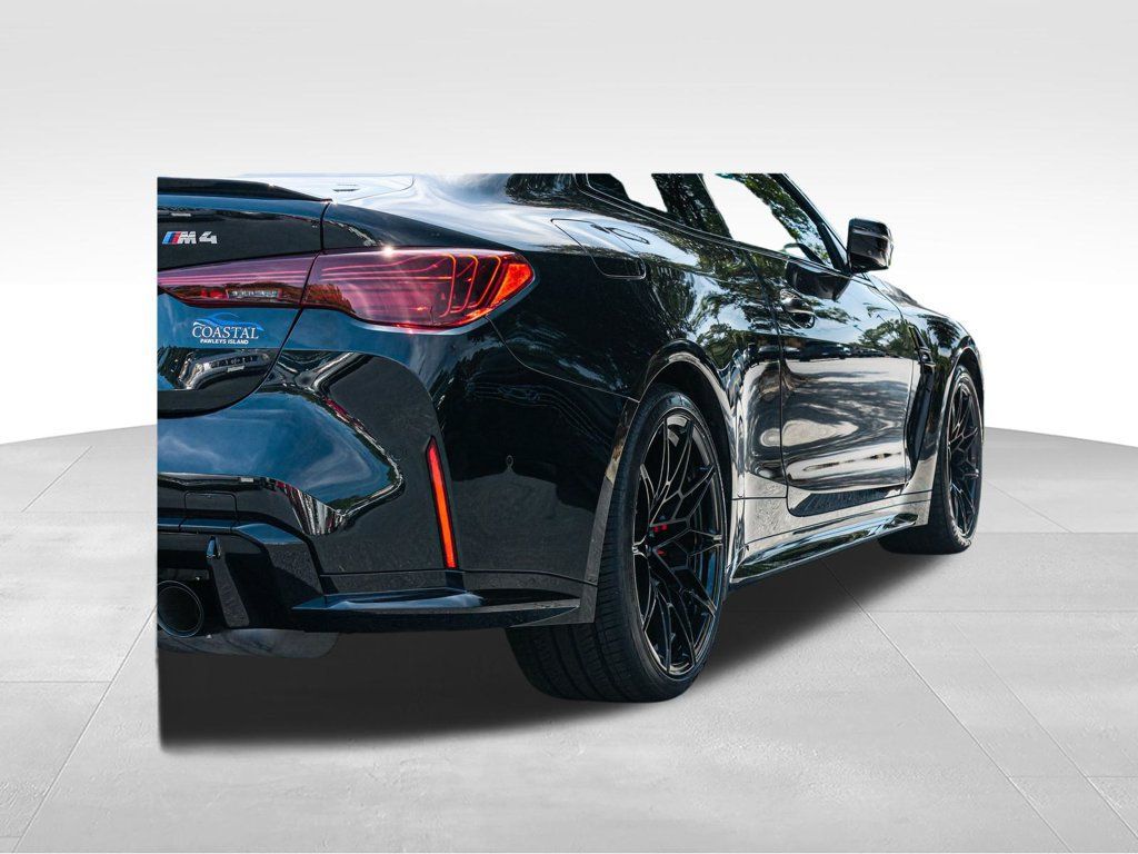 Used 2025 BMW M4 Coupe w/ Executive Package RWD image 9
