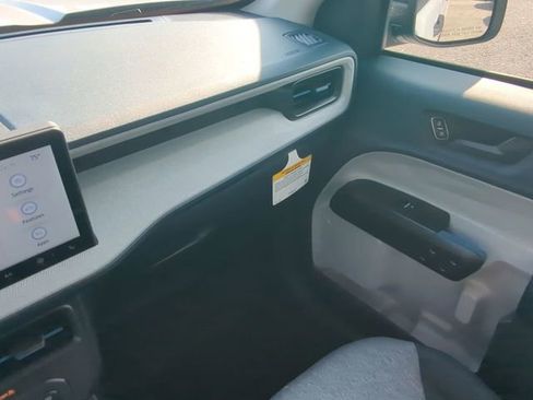 New 2025 Ford Maverick XLT w/ XLT Luxury Package image 18