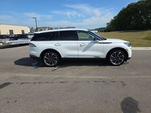 Used 2024 Lincoln Aviator Reserve w/ Equipment Group 201A AWD/4WD image 8