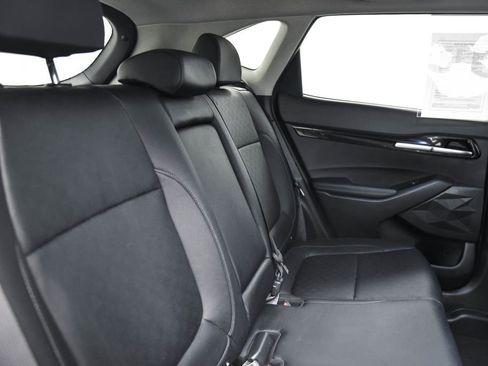 Used 2023 Kia Seltos EX image 11