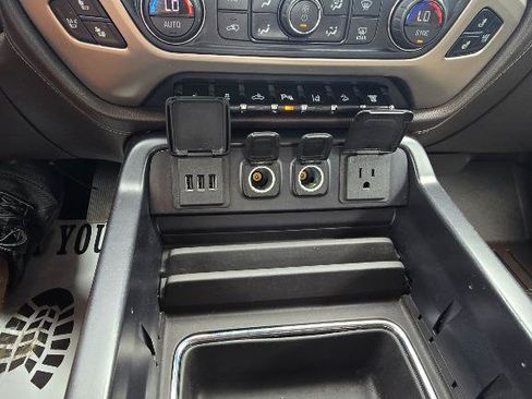 Used 2015 GMC Sierra 2500 Denali w/ Duramax Plus Package AWD/4WD image 28