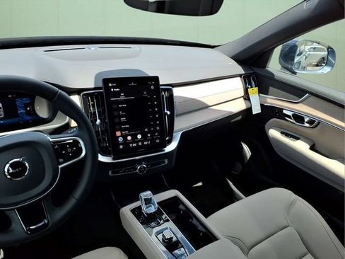 New 2026 Volvo XC90 B5 Plus w/ Protection Package Premier AWD/4WD image 14