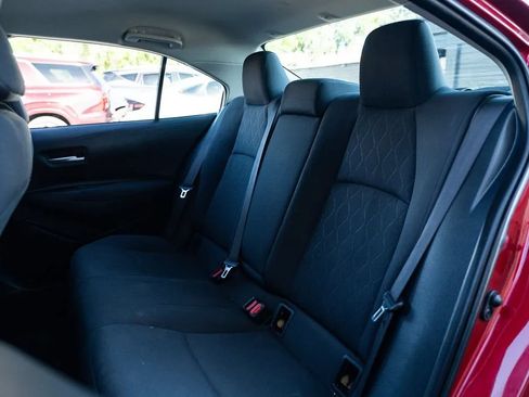Used 2020 Toyota Corolla LE FWD image 18