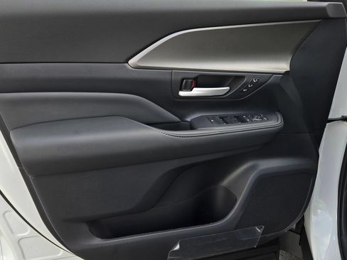 Certified 2026 Toyota Grand Highlander AWD Hybrid image 9