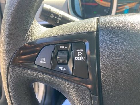 Used 2017 Chevrolet Equinox LS FWD image 25