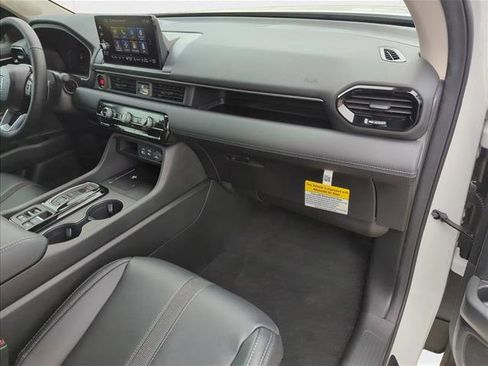 New 2025 Honda Pilot EX-L image 4