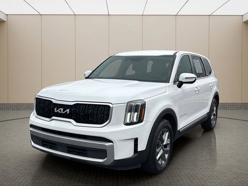Used 2023 Kia Telluride LX image 1