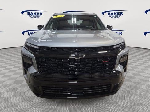 Used 2024 Chevrolet Traverse RS image 8