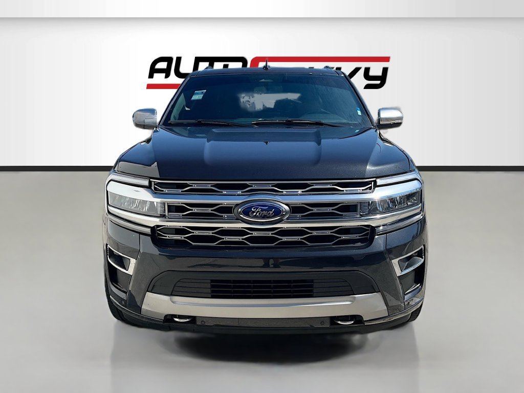 Used 2024 Ford Expedition Platinum AWD/4WD image 2