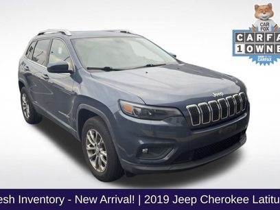 Used 2019 Jeep Cherokee Latitude Plus w/ Comfort/Convenience Group