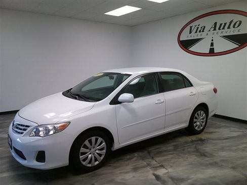 Used 2013 Toyota Corolla LE image 6