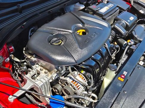 Used 2020 Hyundai Elantra GT FWD image 23