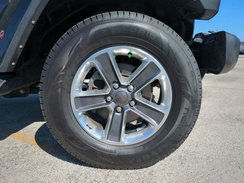 Used 2021 Jeep Wrangler Unlimited Sahara image 11