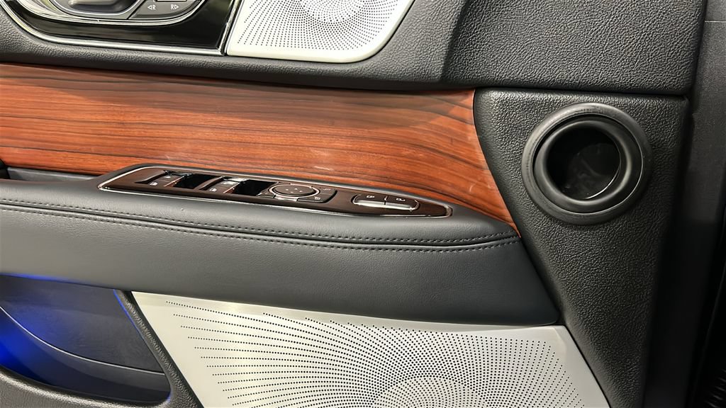 Certified 2022 Lincoln Navigator Reserve AWD/4WD image 21