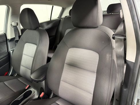 Used 2016 Kia Forte LX image 11