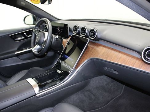 Used 2025 Mercedes-Benz C 300 Sedan image 19