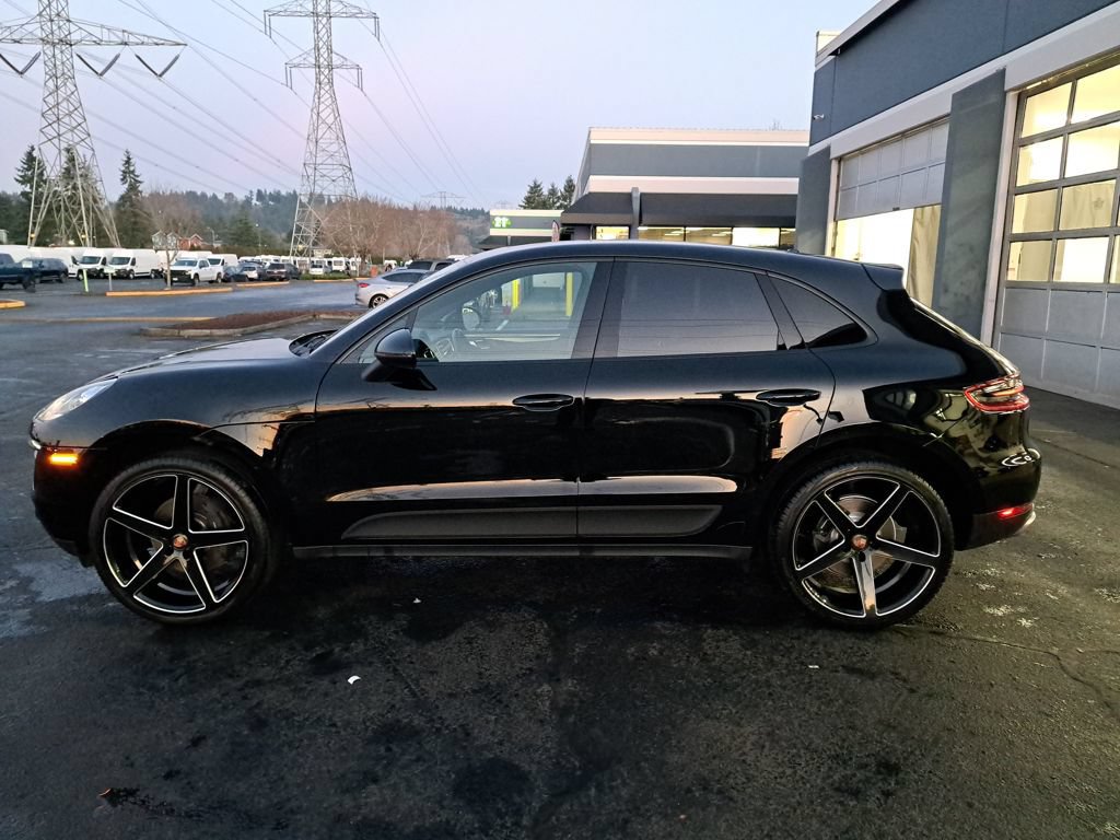Used 2018 Porsche Macan AWD/4WD image 2
