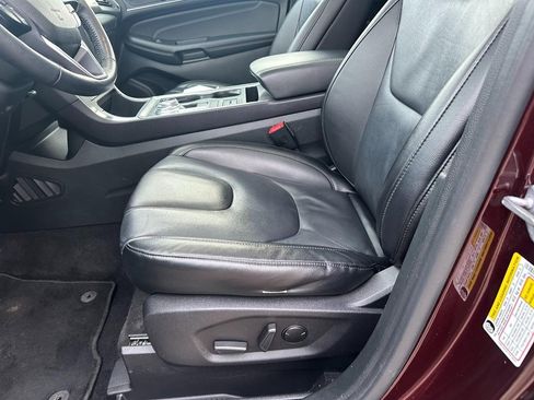 Used 2022 Ford Edge Titanium AWD/4WD image 23
