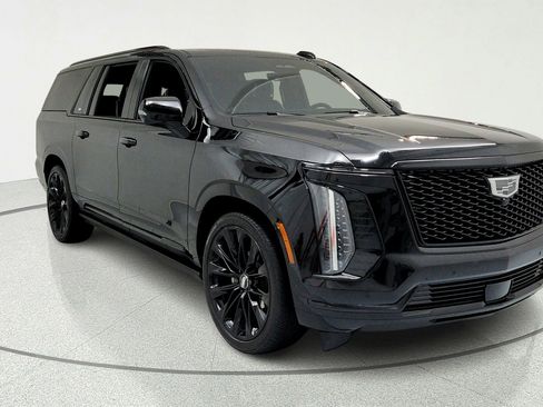 Certified 2026 Cadillac Escalade ESV Platinum Sport AWD/4WD image 7