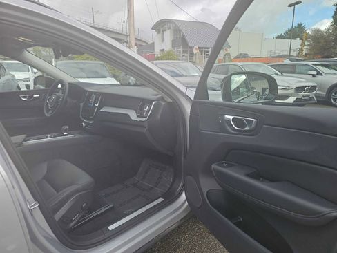 Certified 2025 Volvo XC60 B5 Plus AWD/4WD image 13