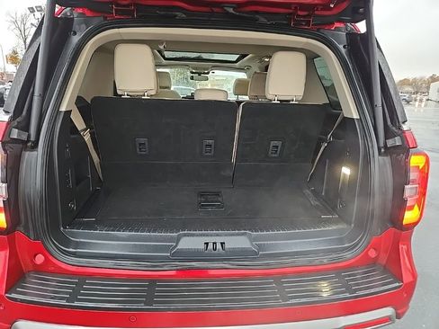 Used 2022 Ford Expedition Platinum image 28