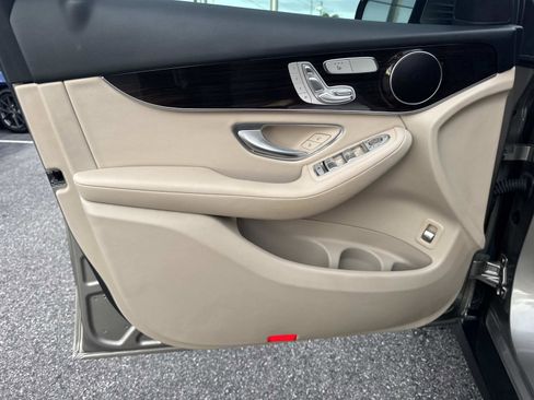 Certified 2022 Mercedes-Benz GLC 300 image 15