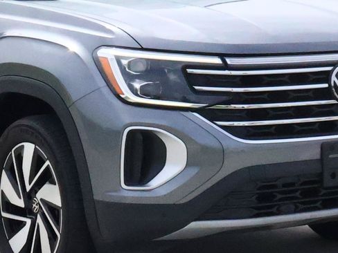 Used 2024 Volkswagen Atlas SE FWD image 7