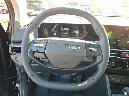 New 2026 Kia Sportage LX FWD image 16