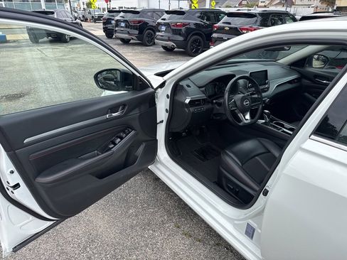 Used 2023 Nissan Altima 2.5 SR image 13
