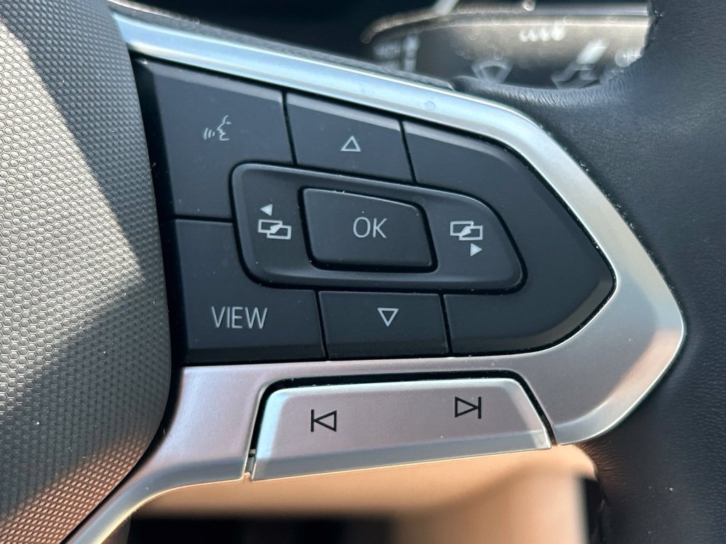 Used 2024 Volkswagen Jetta SE w/ Panoramic Sunroof Package FWD image 28