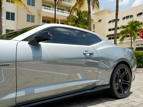 Used 2023 Chevrolet Camaro SS RWD image 11