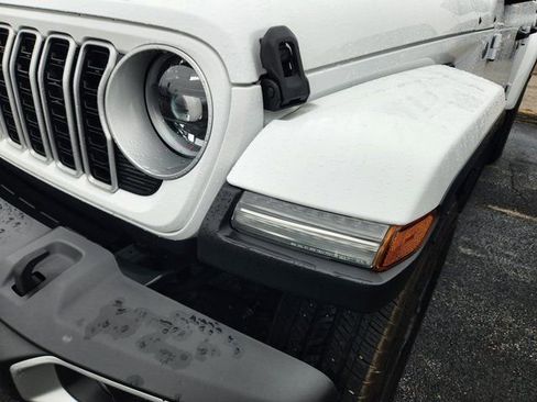 Used 2024 Jeep Wrangler Unlimited Sahara AWD/4WD image 25