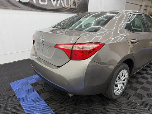 Used 2018 Toyota Corolla LE FWD image 3