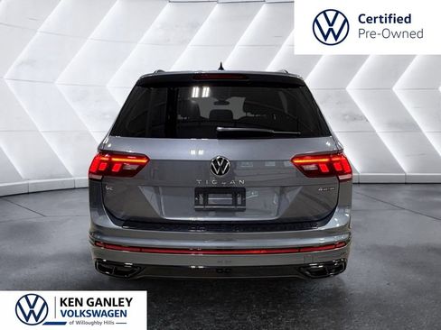 Used 2024 Volkswagen Tiguan SE R-Line AWD/4WD image 3