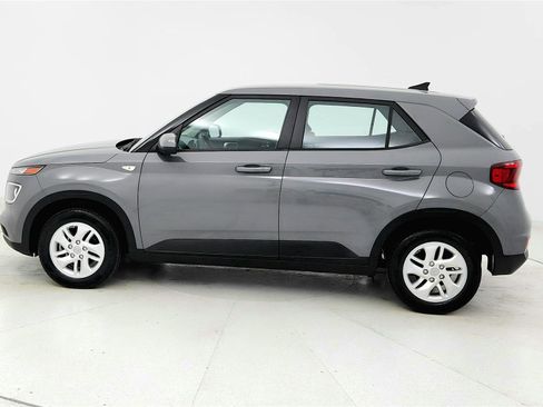 Used 2021 Hyundai Venue SE FWD image 2