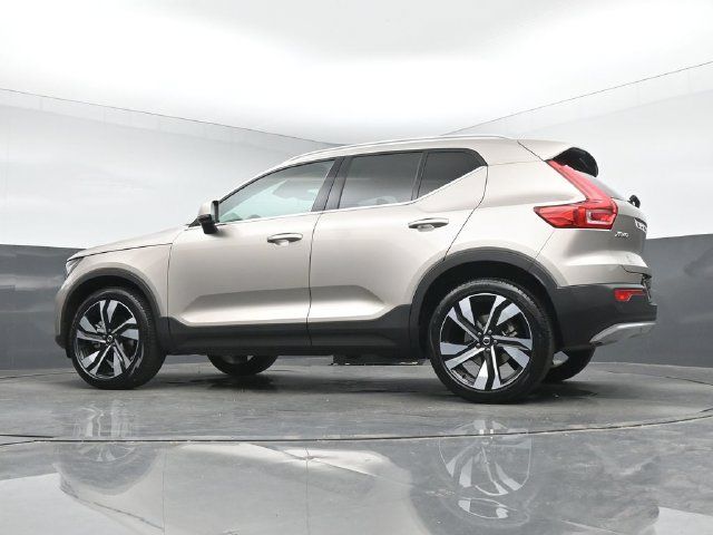 Used 2024 Volvo XC40 B5 Ultimate AWD/4WD image 36
