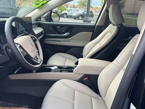 New 2025 Lincoln Corsair AWD image 14