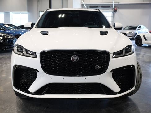 Used 2023 Jaguar F-PACE SVR image 2