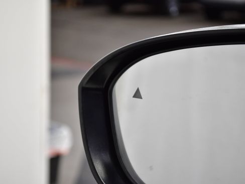 Used 2023 Nissan Rogue SV image 14