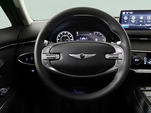 Used 2025 Genesis GV70 2.5T w/ Select Package image 16