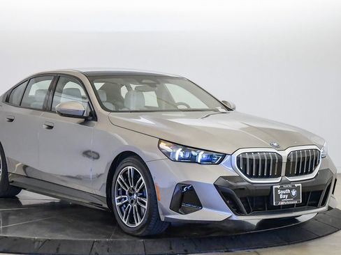 Used 2026 BMW 550e xDrive w/ Executive Package AWD/4WD image 6