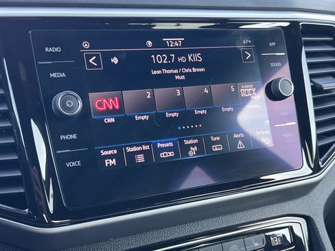 Certified 2022 Volkswagen Atlas Cross Sport SE image 12